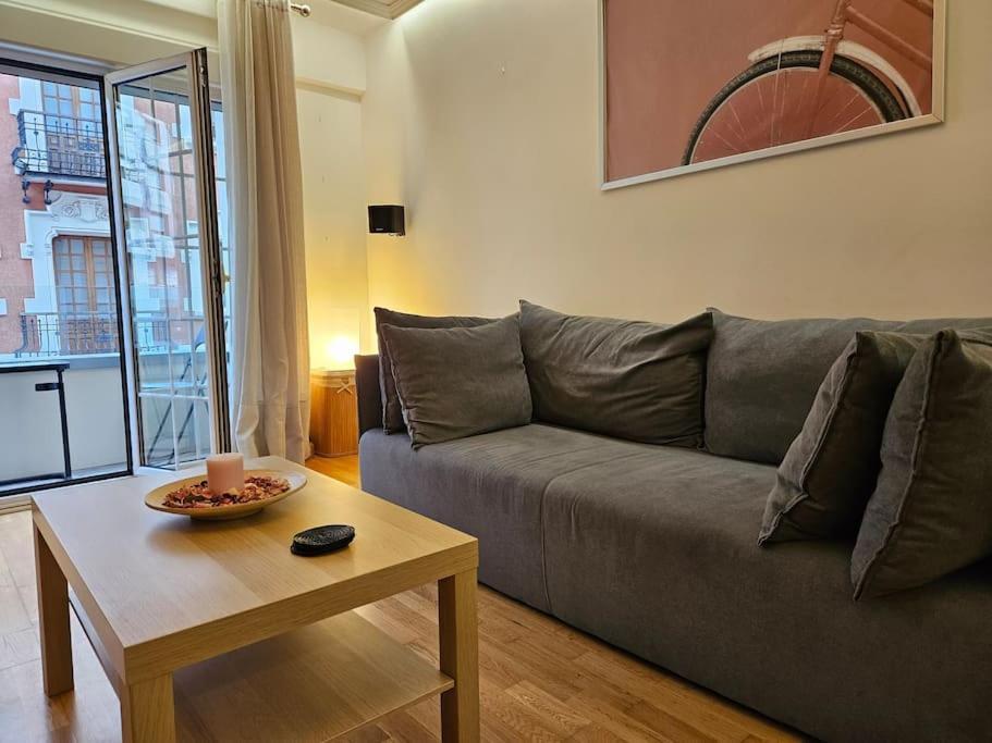 636A Gran Apartamento En Pleno Centro Овьедо Экстерьер фото